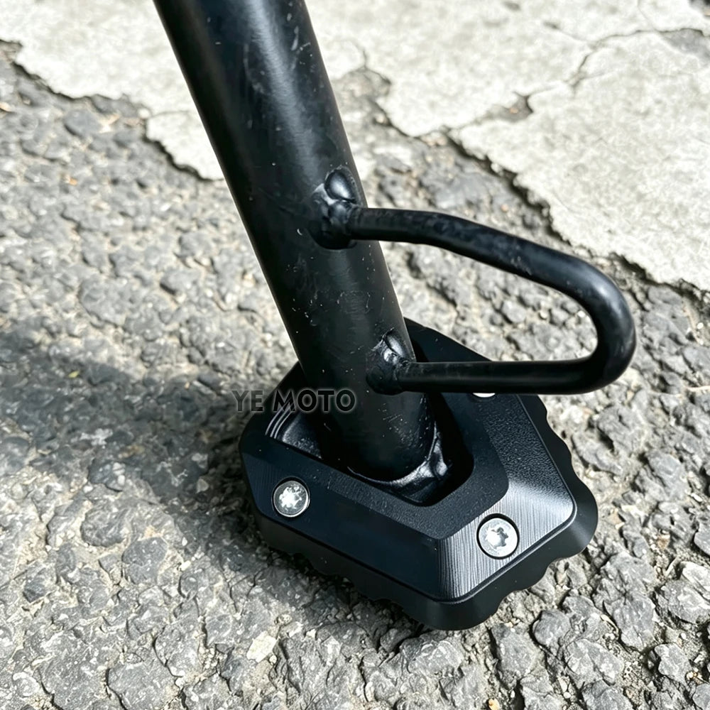 For CFMOTO 700MT MT700 CF 700 MT 2024 2025 Motorcycle Acceesories Enlarged Pad Side Stand Support Kickstand Keychain Keyring